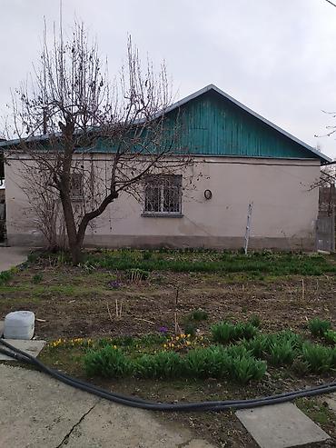 Продажа коттеджей и домов: Продаётся жилой дом с земельным участком. Основные характеристики: - — 1