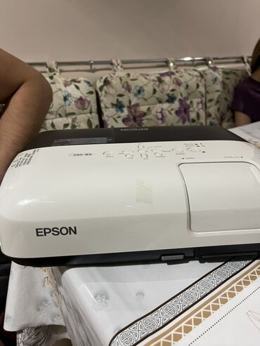 masa üstü bilgisayar: İşlənmiş Stasionar Proyektor Epson, Pulsuz çatdırılma