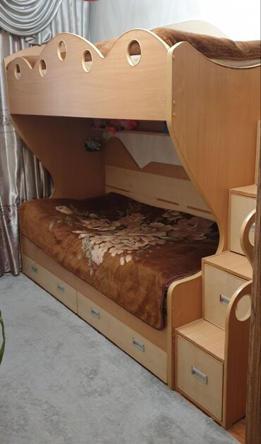 одна спальный кровать: Двухъярусная кровать, Для девочки, Для мальчика, Б/у