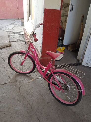 детский велосипед для мальчика от 4 лет: Продаётся детский велосипед для девочки) состояние хорошее)цена
