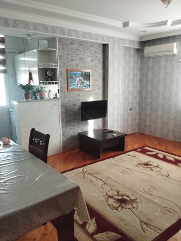 Uzunmüddətli kirayə mənzillər: 2 otaqlı mənzil – studiya tipli planlama - Geniş işıqlı zal və yemək — 5