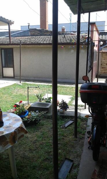 Kuće za dugoročni najam: 42 kv. m, 2 sobe — 12