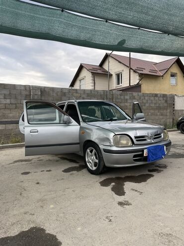 машина марч: Nissan March: 2001 г., 1.3 л, Автоматические, Бензин, Хэтчбэк