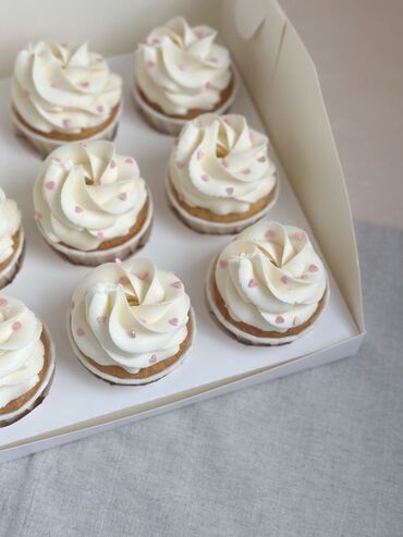 алюкобонд бишкек цена: Капкейки и бенто‑торты A.Studio🤍 Доступные вкусы🍰: - Ваниль‑малина -