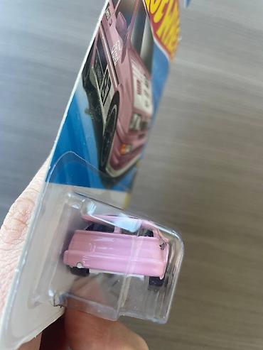 hello kitty oyuncaq: Hot Wheels die-cast kolleksiya dəsti - Model 1: Corvette C7 Z06 - — 4