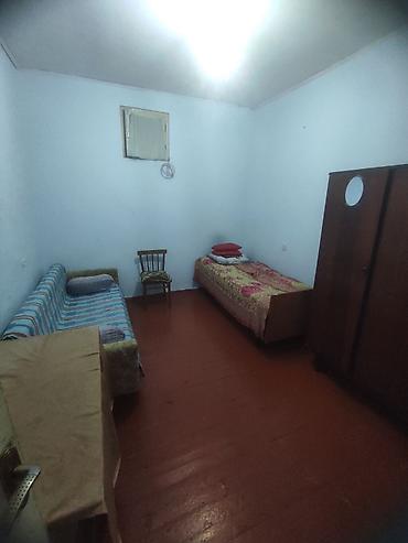 Yataqxana tipli evdə tək şəxsin qalması üçün ayrıca otaq icarəyə lalafo.az -da Yataqxana tipli evdə tək şəxsin qalması üçün ayrıca otaq icarəyə