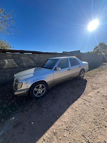 Mercedes-Benz: Mercedes-Benz W124: 1993 г., 2.2 л, Автомат, Бензин, Седан — 6