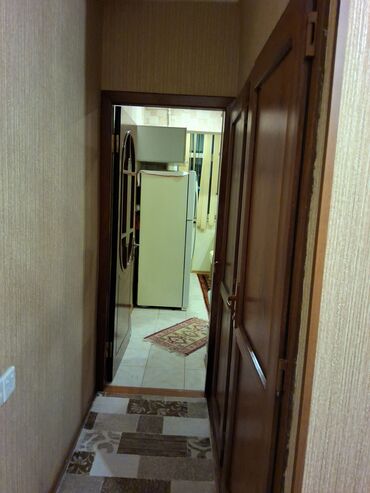 Köhnə tikili: Satılır: 3 otaqlı mənzil. Şəxsi mənzilimdir, kupça var. Bina Diaqnoz — 12