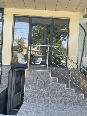 срочные дома: Ижарага берем Дүкөн, Өзүнчө турган дүкөн, 25 кв. м Иштеп жаткан, Жабдуулары менен, Ремонту менен, Электр жарыгы, Кирүү өзүнчө
