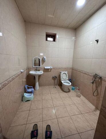 Digər kommersiya daşınmaz əmlakı: Hazır baxça icarəyə verilir. 2mertebeli evdir. 7otaq. 2hamam tualet — 11