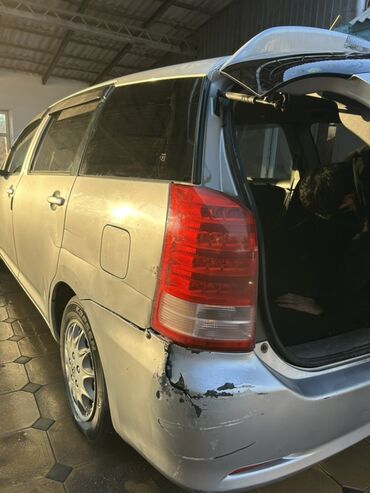 Toyota: Toyota WISH: 2005 г., 2 л, Вариатор, Бензин, Универсал — 2