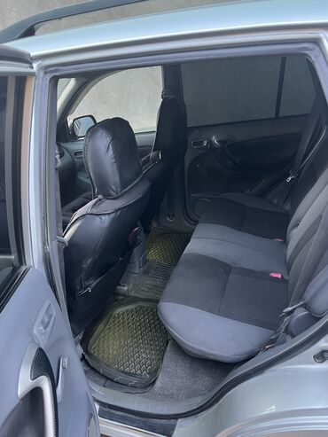 Toyota: Toyota RAV4: 2003 г., 1.8 л, Механика, Бензин, Кроссовер — 7