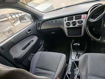 s 221: Автомобиль: компактный кроссовер с правым рулем, автоматическая — 3