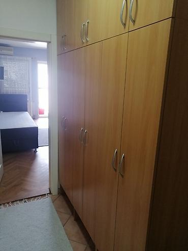 Apartments for rent: Izdajem namešten stan u Novom Sadu na Grbavici. Garsonjera se nalazi u — 7