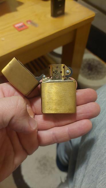 Upaljači i prateća oprema: Zippo upaljač model: ZIPPO 204B Classic BrushedBrass Upaljač. Kupljen — 12
