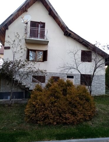 gucijeve trenerke placene e dajem za: 70 sq. m, 4 bedroom