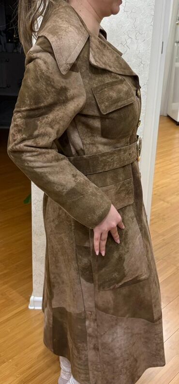 Plaşlar: Qadın üçün süet trençkot - Material: yumşaq süet (nubuk effektli) — 14