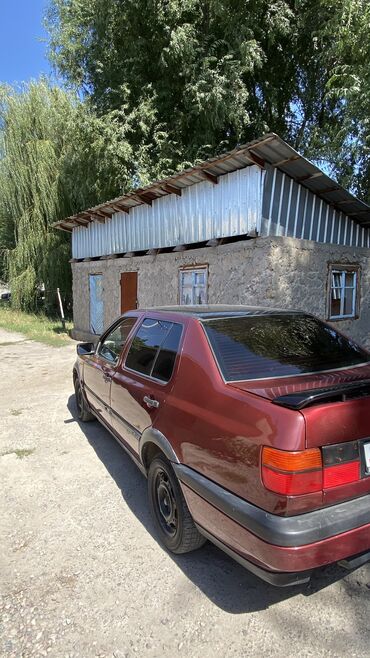 volkswagen vento 1 8: Volkswagen Vento: 1992 г., 1.8 л, Механика, Бензин, Седан