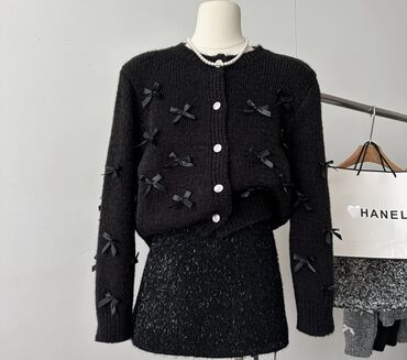 вечерние платья сиреневого цвета: Кардиган Dior
Цена: 1300