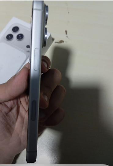 ipad pro 2: IPhone 17 Pro, 256 GB, Ağ, Barmaq izi, Simsiz şarj, Face ID — 3