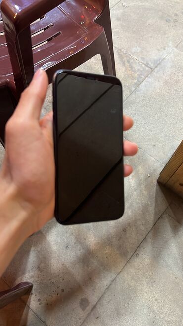 Apple iPhone: IPhone 11, 64 GB, Qara, Face ID