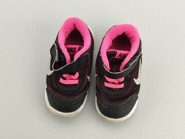 buty sportowe czarne: Buty sportowe Nike, 22, Używany