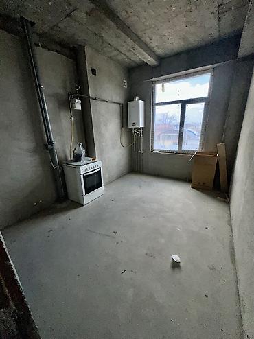 23: 1 комната, 42 м², ул. Ахунбаева / Чапаева Индивидуалка, 3 этаж, ПСО (под самоотделку) — 3