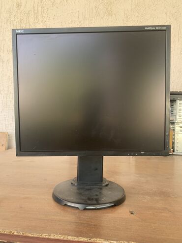 старый монитор: Монитор, Nec, Колдонулган, LCD, 18" - 19"