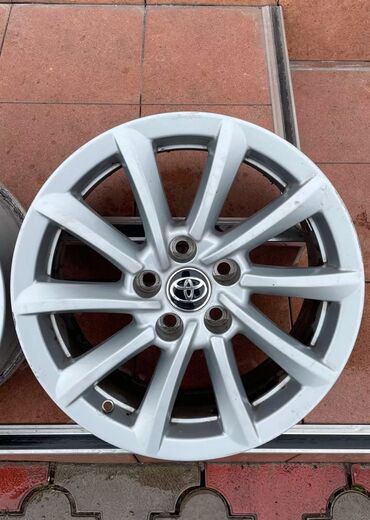 Диски: Литые Диски R 17 Toyota, Комплект, отверстий - 5, Новый