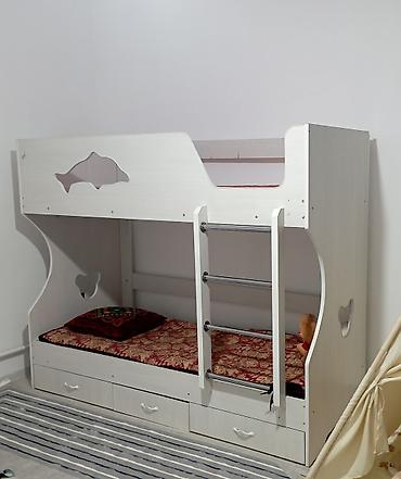 doona x: Двухъярусная детская кровать из светлого ЛДСП с декоративными вырезами — 1