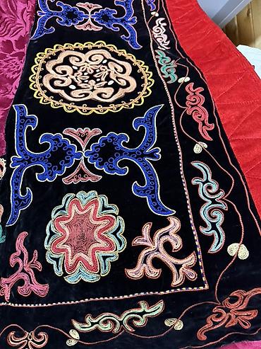бархатный: Туш кийиз.Большое декоративное покрывало с национальной вышивкой - — 1