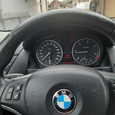 BMW: Bez dinara ulaganja. Vlasnik, registrovan, garažiran. Stanje fabričko — 9