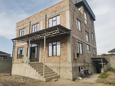 хата 2 этаж: Продаётся трёхэтажный кирпичный дом с цокольным этажом. Основные — 2