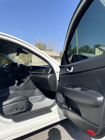 Kia: Kia K5: 2020 г., 2 л, Автомат, Газ, Седан — 22