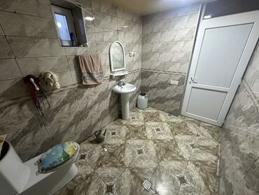 Köhnə tikili: Satılır: Mənzil (şəkillərdə göstərilən) - Plan: 2 otağa çevrilə — 17