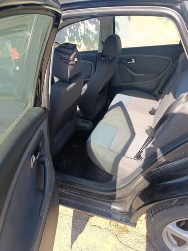 Seat: Seat Ibiza: 1.9 l | 2004 г. 353991 km Hečbek — 5