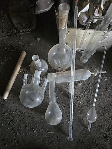 Оборудование для бизнеса: Лабораторный стеклянный инвентарь и расходники Состав лота по фото: - — 9