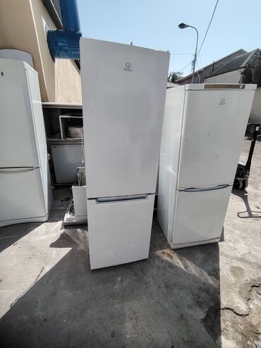 Separatorlar: 2 qapılı Indesit Soyuducu Satılır, rəng - Ağ