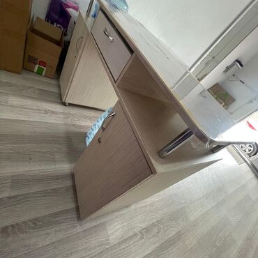 Письменные столы: Письменный стол, Б/у — 11