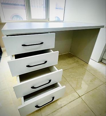 isci masa: İşlənmiş, İşçi üçün, Dördbucaq masa — 3