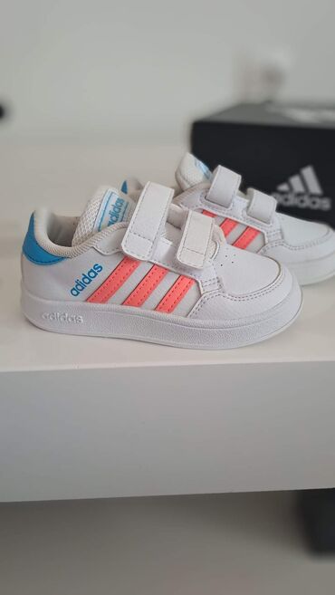 Dečija obuća: Adidas, Veličina - 23