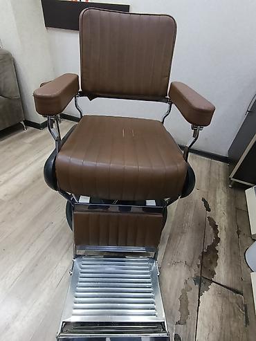 Salon, tibbi kreslolar: Bərbər/kosmetoloji kreslosu - Klassik dizaynlı, qəhvəyi rəngli — 1