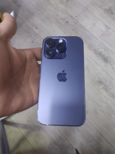 iphone xr голубой: IPhone 14 Pro, Б/у, 256 ГБ, Deep Purple, Коробка, 87 %