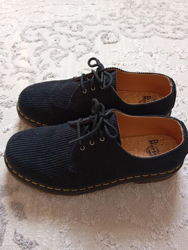 туфли 43: Продаю вельветовые, черные мужские туфли 1500 с. 43 размер, 1 раз