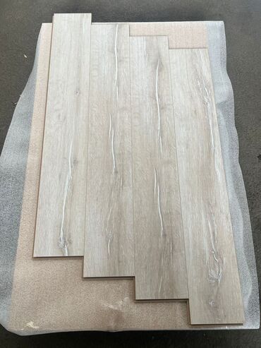 Laminat: Salam laminatlarimiz 31 32 33 klass olmagala hər rəg secimi var 250 yə — 47