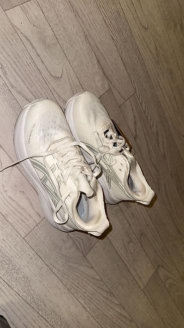 Мужские кроссовки, 36, Asics, Новый, цвет - Белый, Самовывоз at lalafo.kg Мужские кроссовки, 36, Asics, Новый, цвет - Белый, Самовывоз