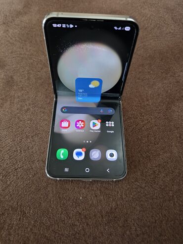 Samsung: Samsung Galaxy Z Flip 5, 256 GB, rəng - Ağ, Simsiz şarj -da lalafo.az — 9 Samsung: Samsung Galaxy Z Flip 5, 256 GB, rəng - Ağ, Simsiz şarj — 9