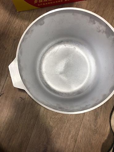 Казаны: Алюминиевые казаны и чугунные плиты для очага/мангала. Описание: - — 3