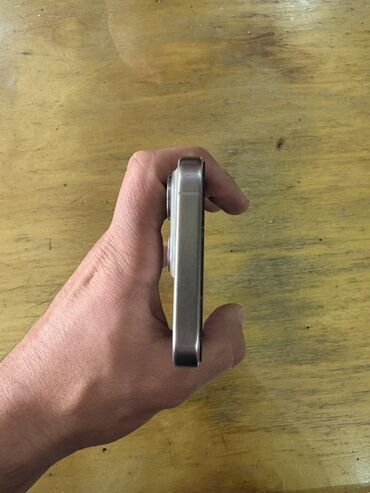 Apple iPhone: IPhone 15 Pro, 256 GB, Desert Titanium, Face ID — 4