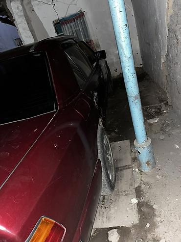 бекер уй: Mercedes-Benz седан (ориентировочно серия W124), бордовый дизель 3 — 4